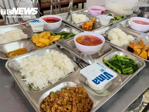 Trường tạm ngưng ăn bán trú vì vướng thủ tục: Sở ATTP TP.HCM thông tin
