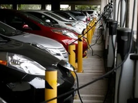 Xe điện giảm phát thải thế nào so với xe xăng?