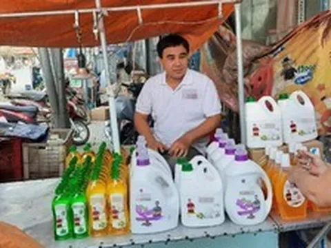 Nam nghệ sĩ Việt đình đám bán nước giặt rửa khắp cả nước, ở biệt thự 21 tỷ
