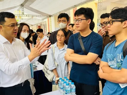 Áp lực cơm, áo với sinh viên ngành Y