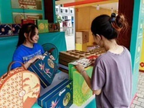 Người Việt chi gần 160 tỷ đồng mua bánh Trung thu online