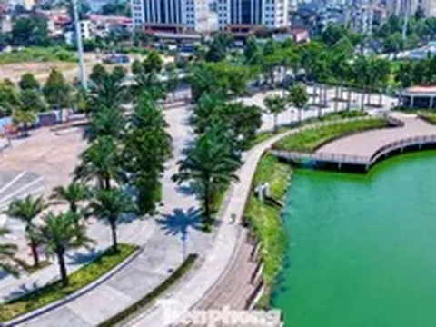 Tuyến đường sở hữu ba 'lá phổi xanh' giữa đô thị cao tầng phía Tây Hà Nội