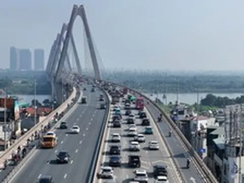 Cầu Nhật Tân áp quy định giữ khoảng cách, 3 làn ô tô giới hạn 80km/h