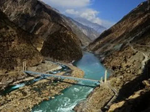 Thu hồi hơn 4.600 ha đất, di dời gần 7.000 người để xây siêu đập vốn đầu tư 162.000 tỷ đồng, công suất lớn gấp 2 lần thuỷ điện Hoà Bình