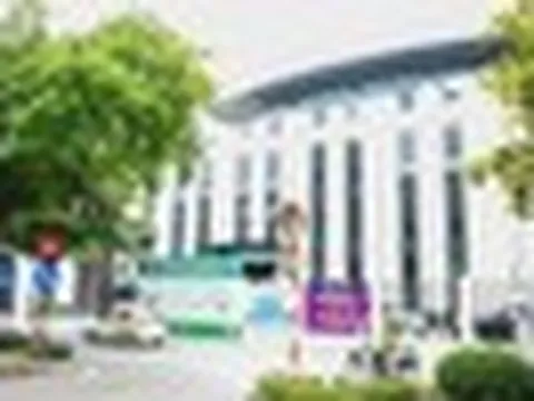 Trường đại học vừa được tỷ phú Nguyễn Thị Phương Thảo chọn đầu tư: Doanh thu đạt 191 tỷ đồng, trả lương 148 tỷ đồng, quy tụ 114 Tiến sĩ, Phó giáo sư, Giáo sư