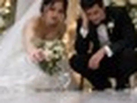 Biểu tượng của tình yêu vĩnh cửu rớt giá thảm hại vì món đồ nhân tạo