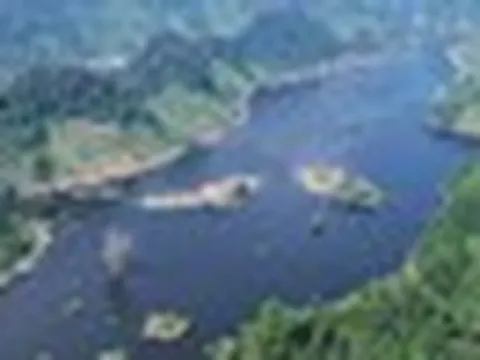 Việt Nam có “vịnh” 300 ha nằm giữa núi: Không thông ra biển, chỉ xuất hiện 4 tháng trong năm