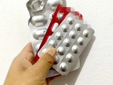 Đề xuất cấm livestream bán thuốc: Giải pháp chặn đứng những hệ lụy từ mua thuốc online và "bác sĩ google"