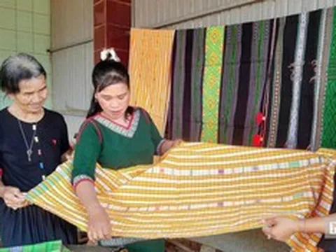 Đánh thức và phát huy di sản phi vật thể - Kỳ 2: Khi cộng đồng tự giữ nghề