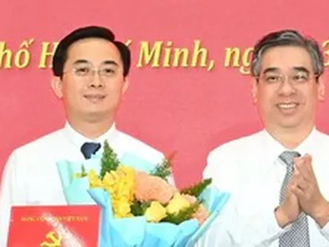 Thành ủy TPHCM trao quyết định của Ban Bí thư về công tác cán bộ