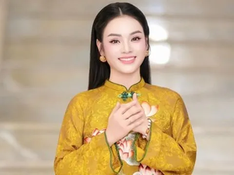 PGS Tân Nhàn khoe phòng làm việc, NSƯT Chí Trung nói về 'cuộc đời rực rỡ'
