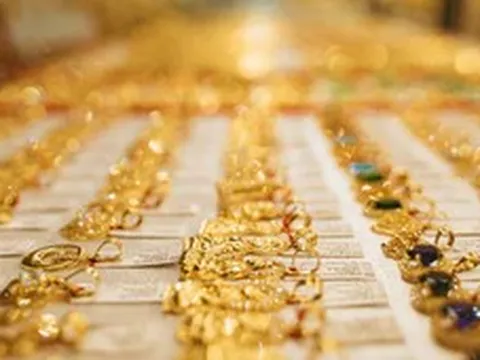 Giá vàng hôm nay 30-9: Vàng tăng gần 50 USD sau cú lao dốc