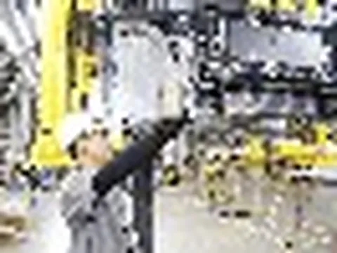 Tỷ phú Phạm Nhật Vượng tuyển 2.000 người cho VinFast, thu nhập tới 18 triệu đồng/tháng