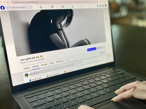 Con vào nhóm 'ghét bố mẹ' đầy rủi ro, phụ huynh nên làm gì?