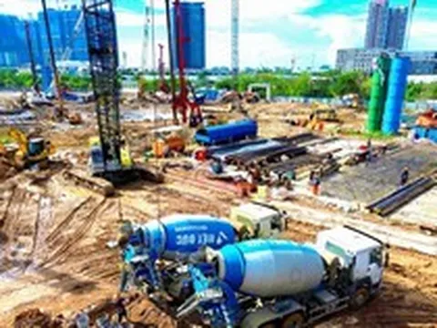 Soi tiến độ siêu dự án nằm tại khu đô thị "nhà giàu" có giá đất đắt đỏ bậc nhất Thủ đô, chỉ cách Hồ Tây vài phút di chuyển, sát công viên gần 70ha, kết nối loạt tuyến metro