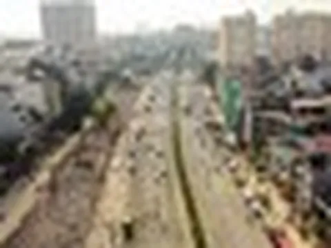 Bãi đỗ xe 4 mặt tiền giữa Vành đai 1 Hà Nội dần thành hình