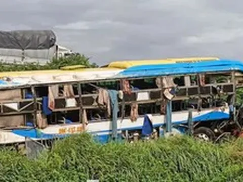Thông tin mới vụ xe khách lao khỏi cao tốc Pháp Vân - Cầu Giẽ làm 4 người tử vong