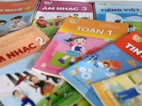 Bộ GDĐT rà soát, hoàn thiện sách giáo khoa để sử dụng từ năm học 2028-2029