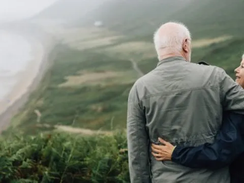 3 điều cha mẹ càng về già càng âm thầm chịu đựng, con cái cần biết để không phải ân hận vì quá muộn