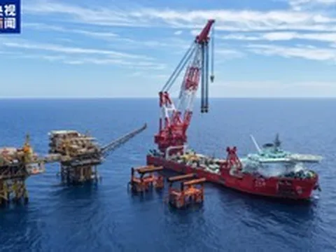 Phát hiện láng giềng Việt Nam cắm siêu trụ thép nặng 17.000 tấn, cao hơn tòa nhà 28 tầng, rộng bằng 22 sân bóng rổ ngay giữa biển, triển khai nhiệm vụ đặc biệt