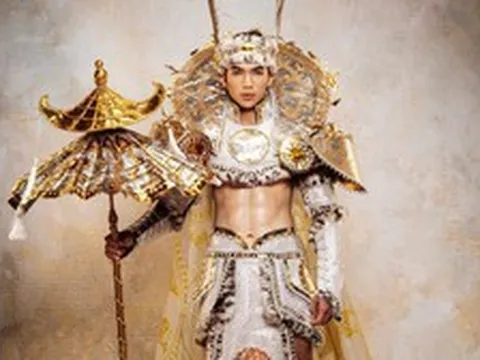 Trương Trọng Hiếu mang quốc phục 15 kg đến Mister Global 2026