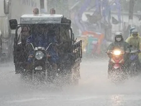 Dự báo TP.HCM và Nam Bộ có mưa dông kết hợp triều cường những ngày tới, người dân lưu ý gì?