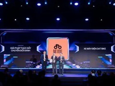 Đột phá công nghệ Sạc tích hợp của Dat Bike mang về giải thưởng “Giải pháp thúc đẩy chuyển đổi xanh” tại Better Choice Awards