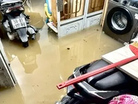 Xác minh thông tin có người tử vong nghi do điện giật lúc ngập nước ở TP.HCM