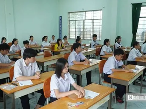 Chính phủ yêu cầu bảo đảm học sinh không đỗ lớp 10 công lập vẫn được đi học