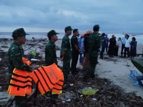 Tặng bằng khen cho nam thanh niên dũng cảm cứu sống 4 học sinh ở Quảng Trị
