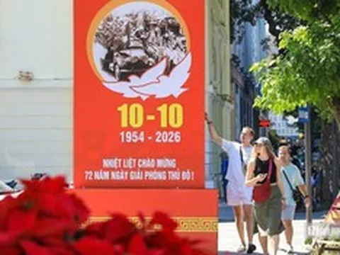Hà Nội trang hoàng chào mừng 72 năm Ngày Giải phóng Thủ đô