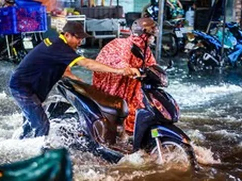 Mưa lớn ở TP.HCM ngày càng dồn dập, có gì bất thường?