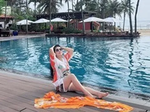 Nữ hoàng nhạc đỏ là mẹ đơn thân 4 con: "Em vẫn ở đây… bình yên chờ người"