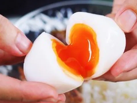 Ăn trứng lòng đào hay chín kỹ: Chuyên gia chỉ ra điều cần lưu ý