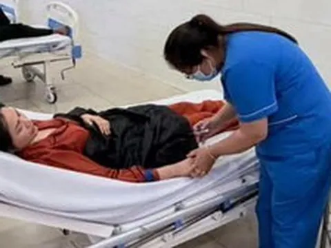 Ca sĩ Việt có ca khúc 10 tỷ views nhập viện cấp cứu, không thể tham gia biểu diễn