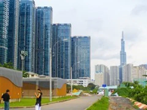 Giá chung cư TP.HCM chạm 125 triệu đồng/m2, thanh khoản giảm còn 28%: "Thị trường vẫn chưa đóng băng"