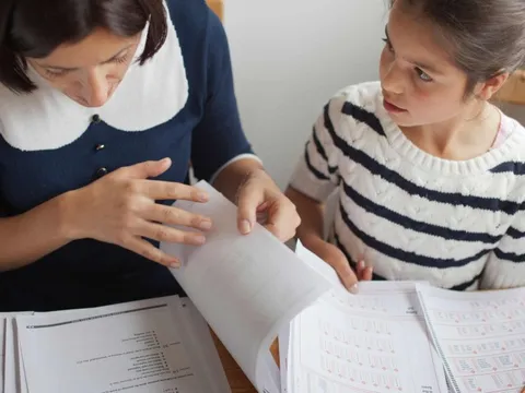 Góc khuất dạy thêm cho con em giới siêu giàu