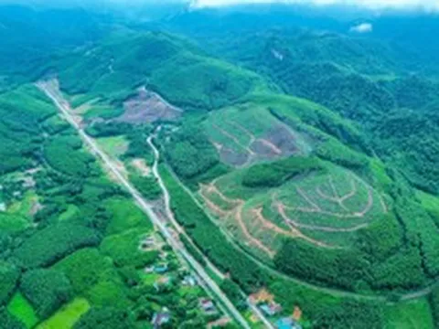 Việt Nam vừa hoàn thành 2 hầm xuyên núi cộng lại dài gần 1 km trên độ cao 700 m: Bắc qua địa hình hiểm trở bậc nhất với 43 khúc cua, tổng đầu tư hơn 2.000 tỷ đồng