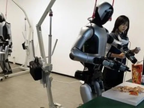 Công nghệ 15/10: Robot hình người có thể khiến chip nhớ khan hiếm