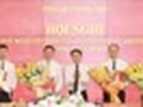 Công bố các quyết định của Ban Thường vụ Thành ủy Hà Nội về công tác cán bộ