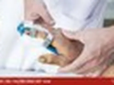Bỏng nặng do điện thoại phát nổ khi đang sạc