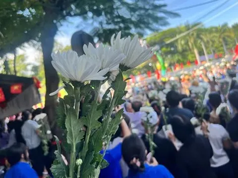 Tiễn đưa 731 liệt sĩ về nơi an nghỉ: Suốt đời tôi nhớ mãi lá cờ đỏ phủ ấm các anh