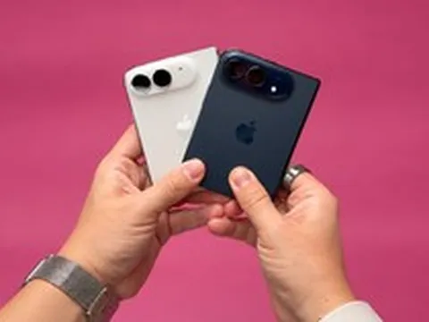 Ngắm hai màu sắc của iPhone Duo trước ngày lên kệ