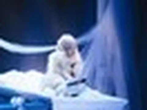 Phùng Khánh Linh đưa hơn 7.000 khán giả đi qua 4 hồi cảm xúc trong concert mở rộng