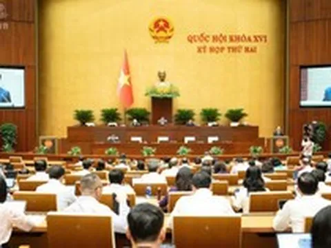 Quốc hội nghe báo cáo 3 dự án luật về đấu giá tài sản, nuôi con nuôi và luật sư