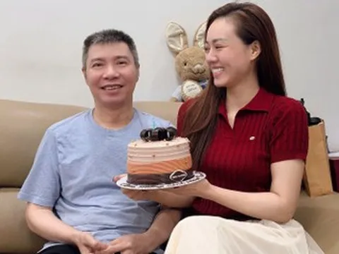Vợ kém 15 tuổi mừng sinh nhật NSND Công Lý, Trấn Thành hôn vợ trước Kim tự tháp
