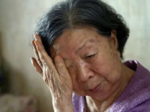 Bố mẹ nghỉ hưu chắt bóp từng đồng cho con trai, chết lặng khi thấy thông gia đi du lịch sang chảnh
