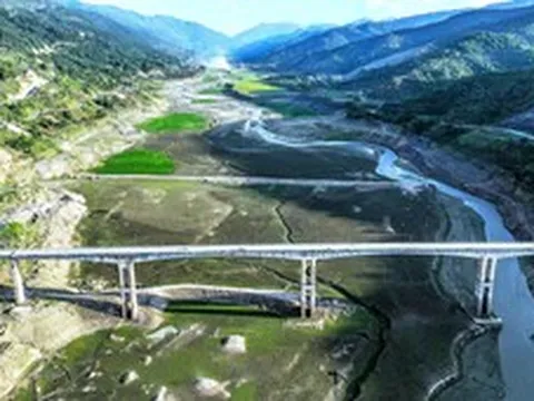 El Nino rất mạnh khiến mưa giảm, sông cạn, gia tăng nguy cơ thiếu nước