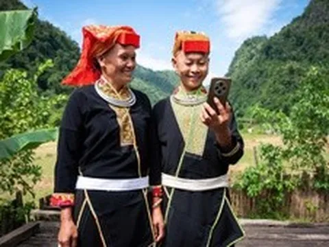 Xóa vùng lõm sóng di động, kết nối những bản làng xa xôi
