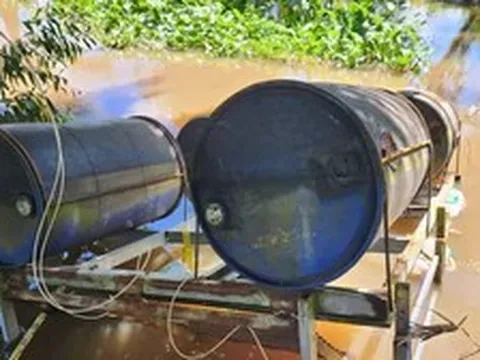 Lật phà tự chế ở Cần Thơ, hai học sinh tử vong